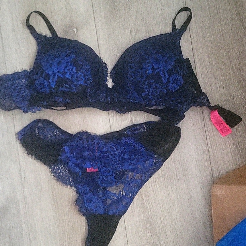 La Senza lingerie set